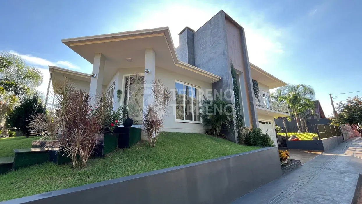 Casa Ampla Com Piscina